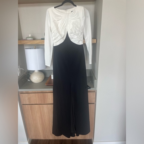new Tadashi Shoji nelson long sleeve crepe gown in black and white - Picture 2 of 5
